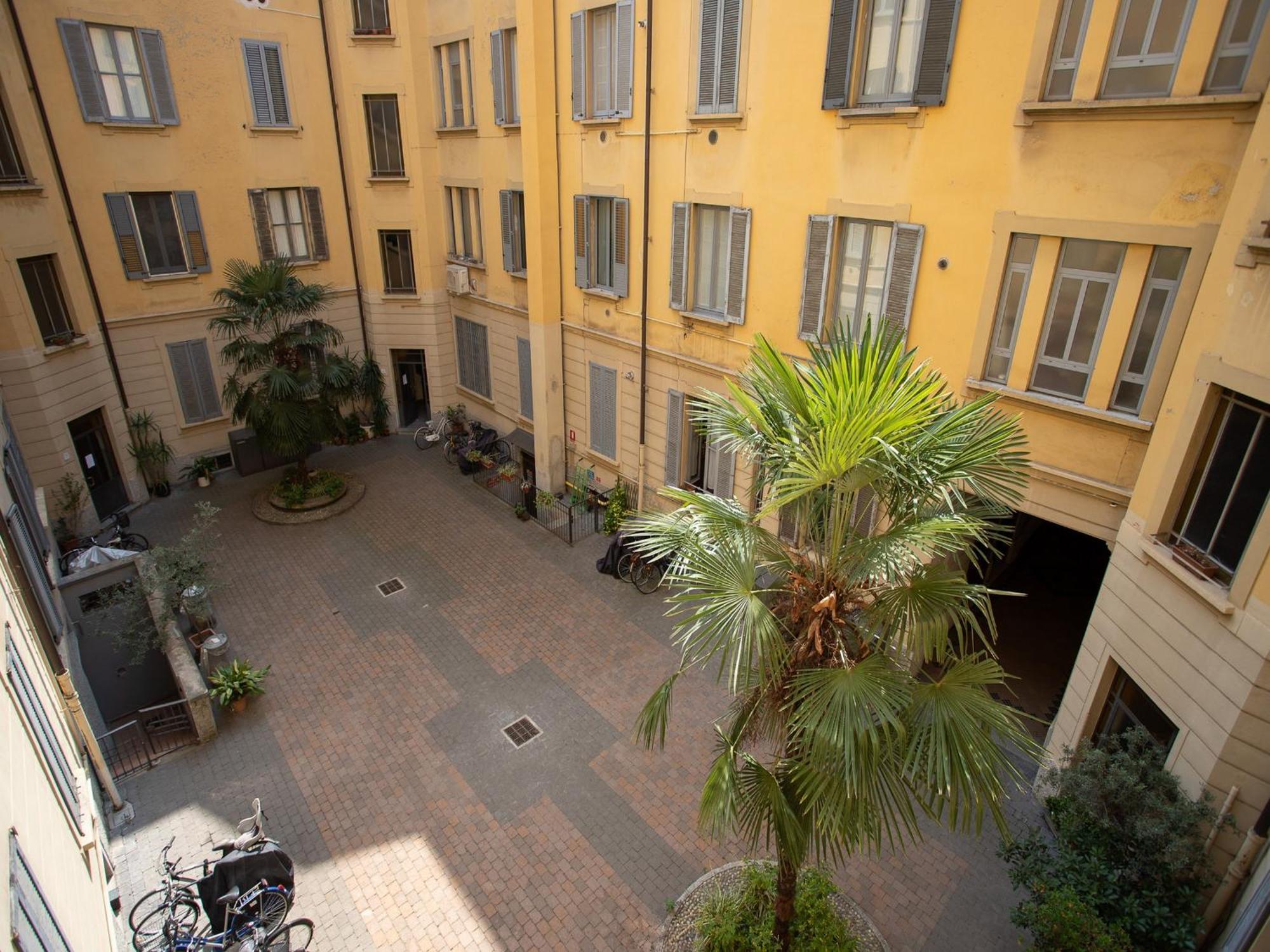 The Rent - Beautiful With Balcony In Porta Romana Mailand