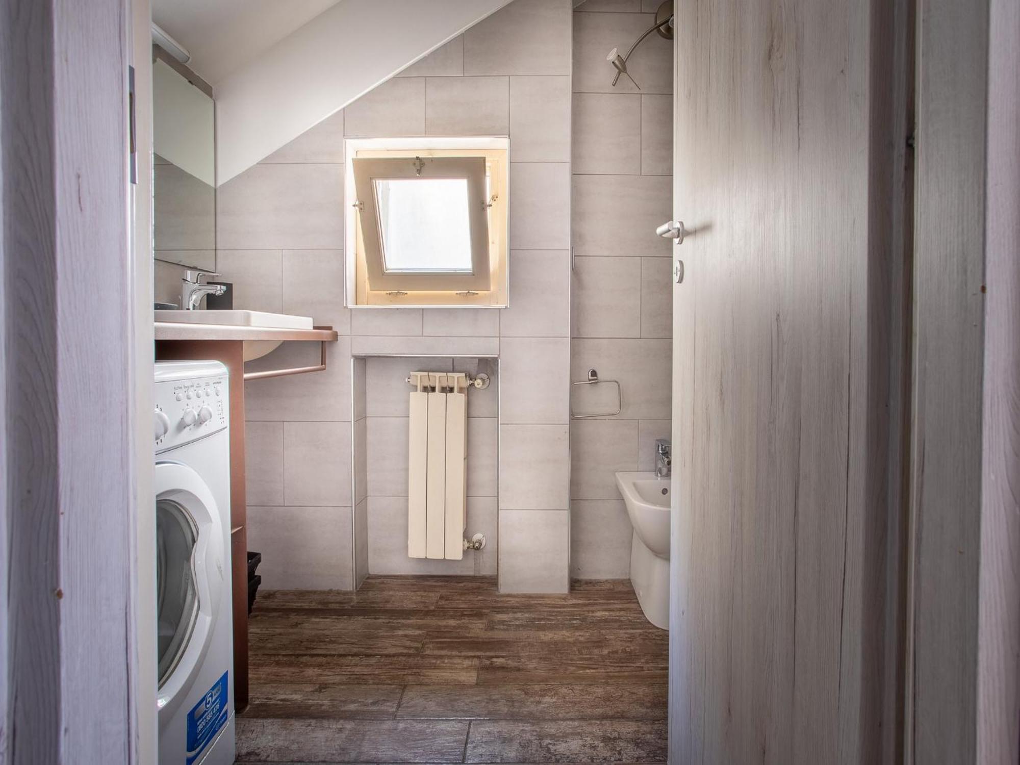 The Rent - Beautiful With Balcony In Porta Romana *