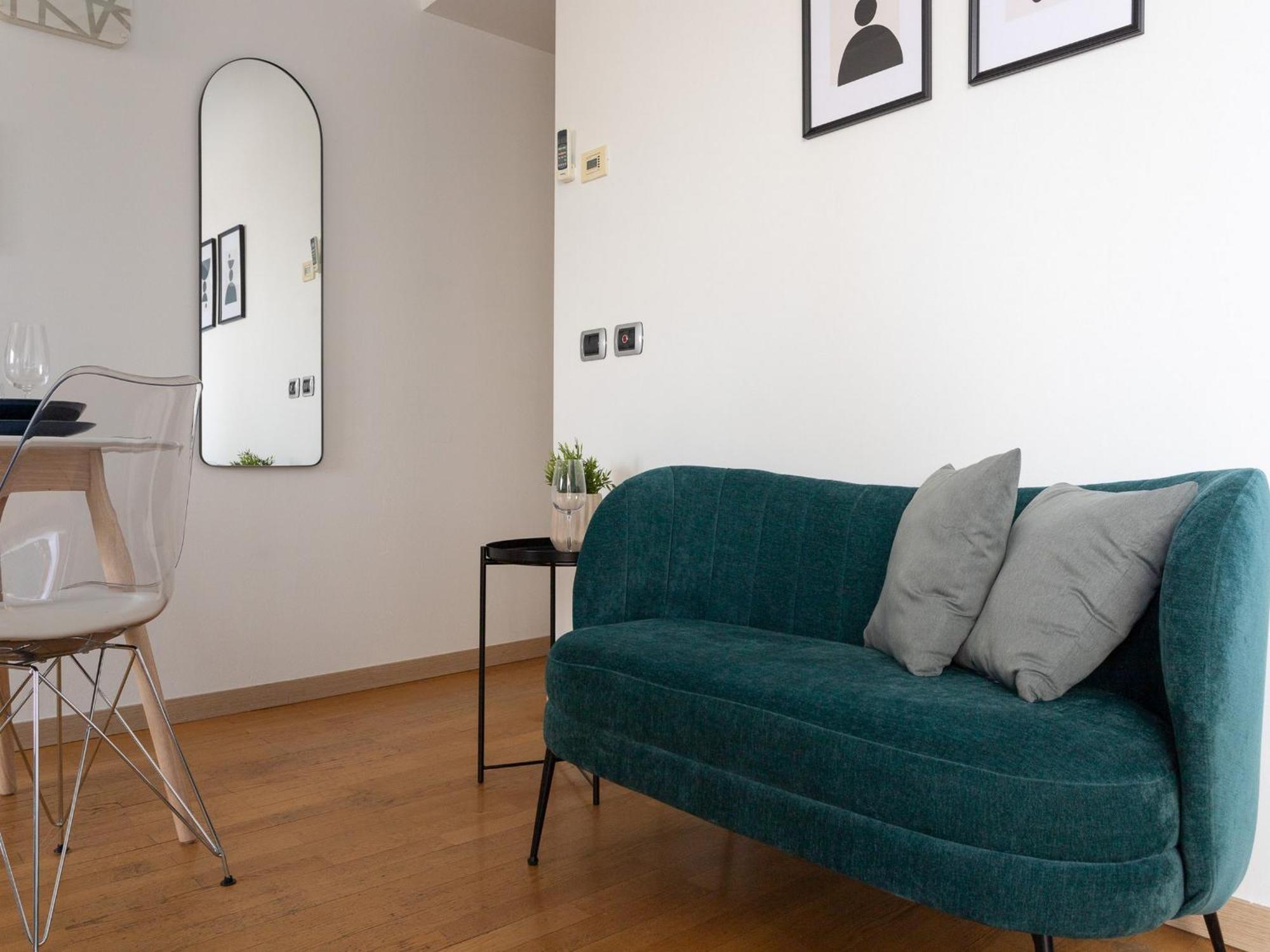 The Rent - Beautiful With Balcony In Porta Romana Mailand