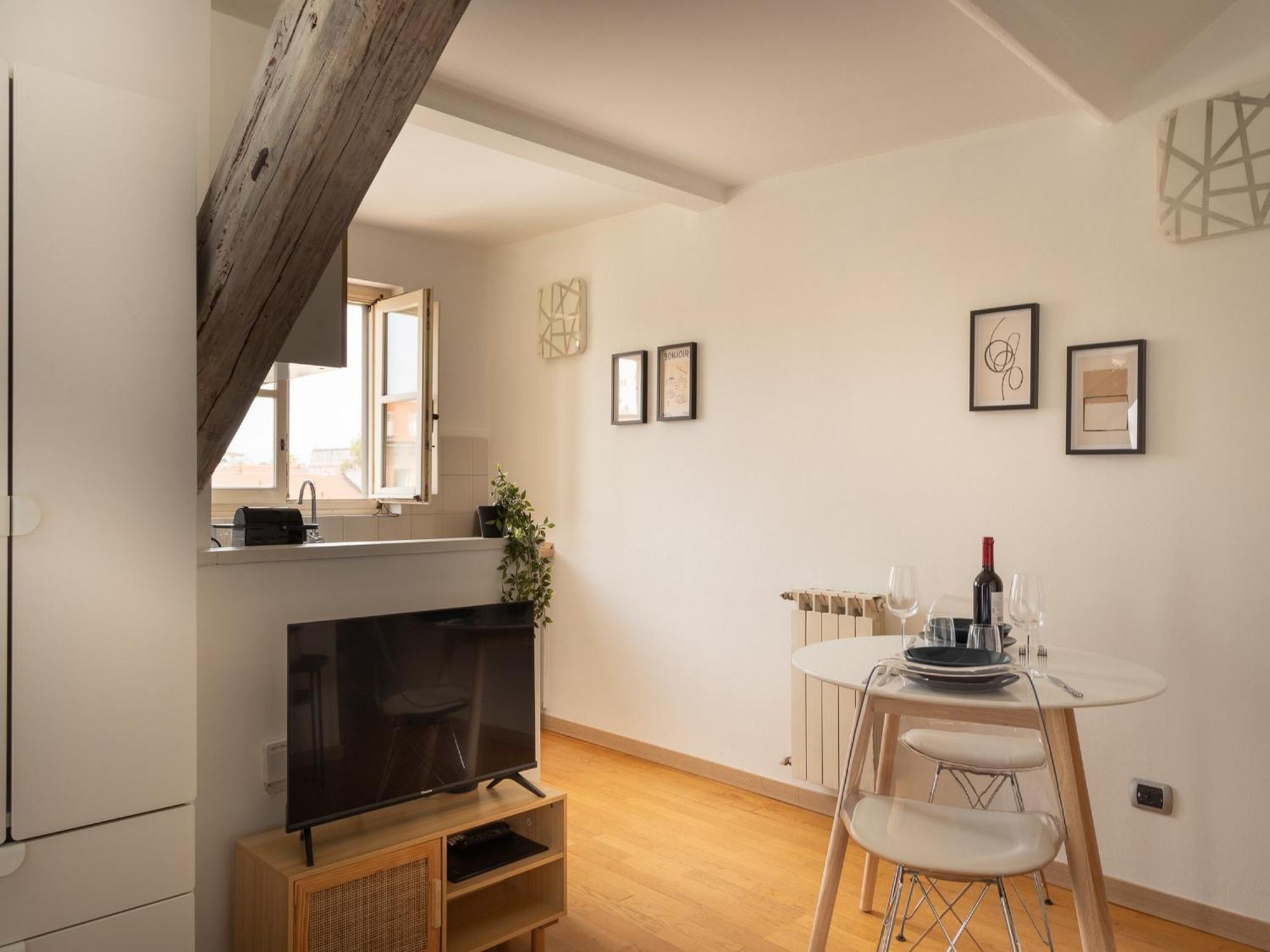 Apartment The Rent - Beautiful With Balcony In Porta Romana Mailand