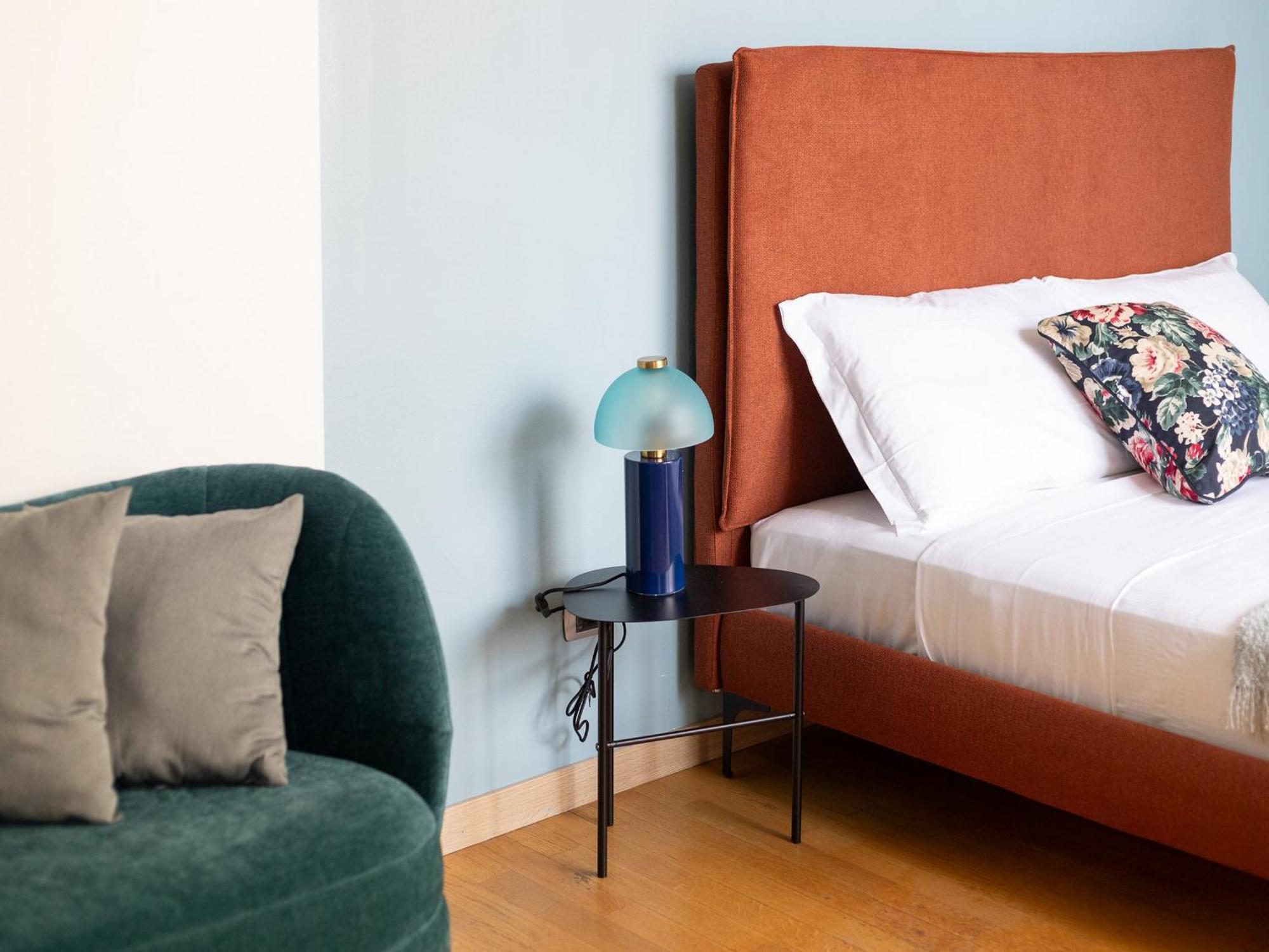 The Rent - Beautiful With Balcony In Porta Romana Apartment *